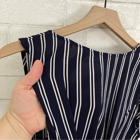 GREEN ENVELOPE Navy White Vertical Stripe Sleeveless Tunic Top - Picture 8 of 11